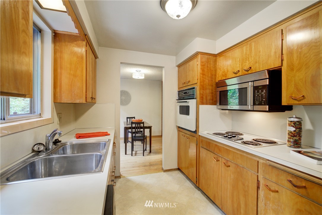 9221 Northeast 183rd Street Bothell, WA 98011 - Photo 9 of 30 Gallery Image 9