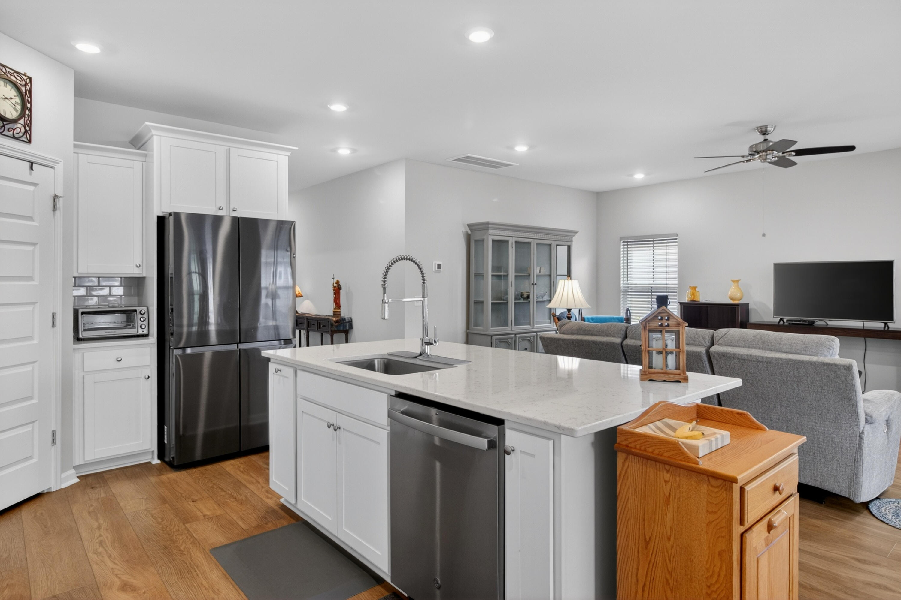1387 Locals Street Ridgeville, SC 29472 - Photo 6 of 28 1387 Locals kitchen