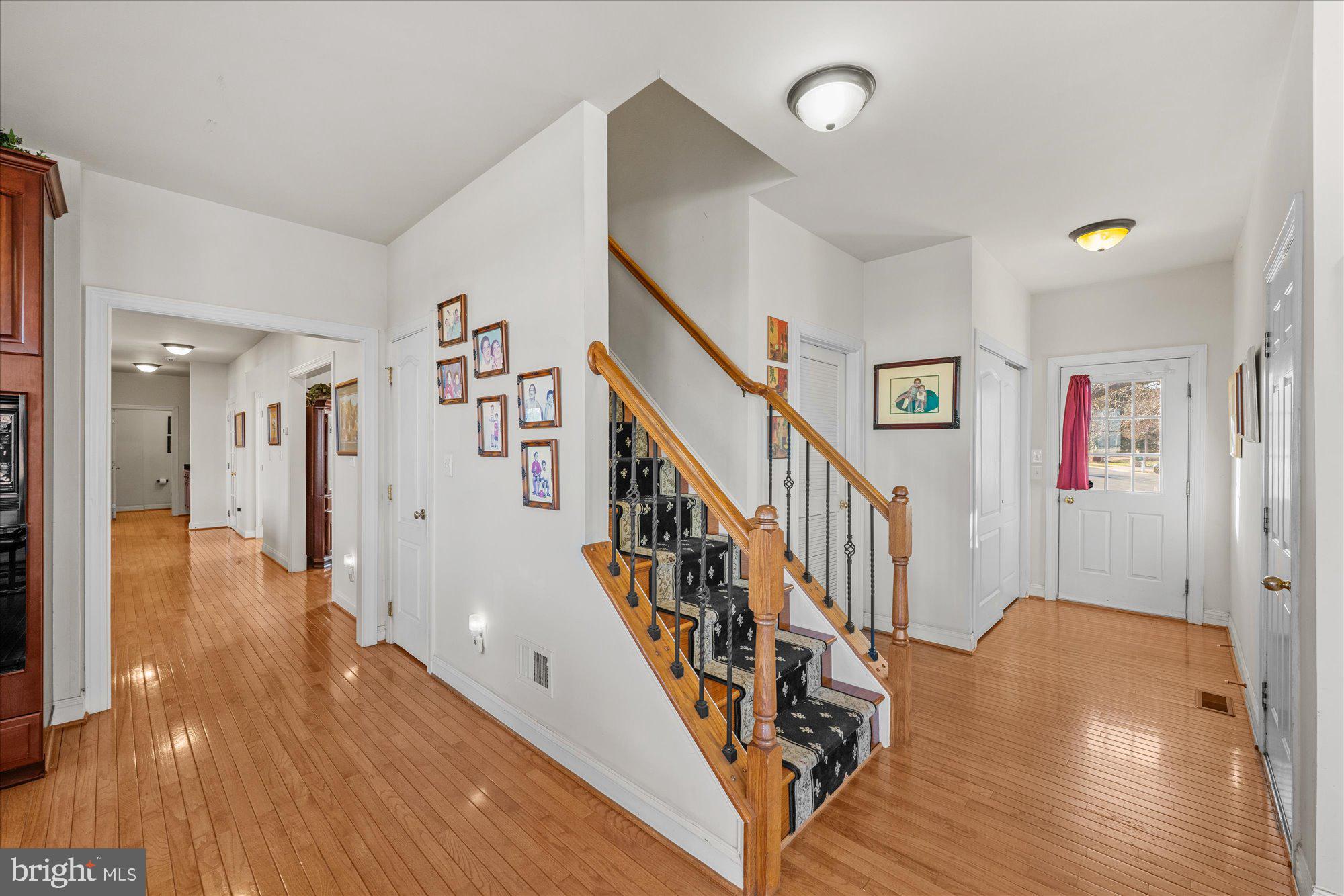 19812 Rothschild Court Ashburn, VA 20147 - Photo 23 of 107