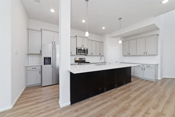 $4,200 | 720 Lake Lacosta Drive, Katy, TX 77493