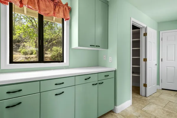 $699,900 | 17505 Forest View Drive, Redding, CA 96003