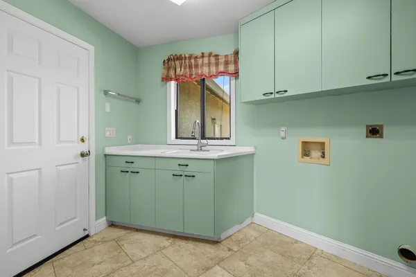$699,900 | 17505 Forest View Drive, Redding, CA 96003