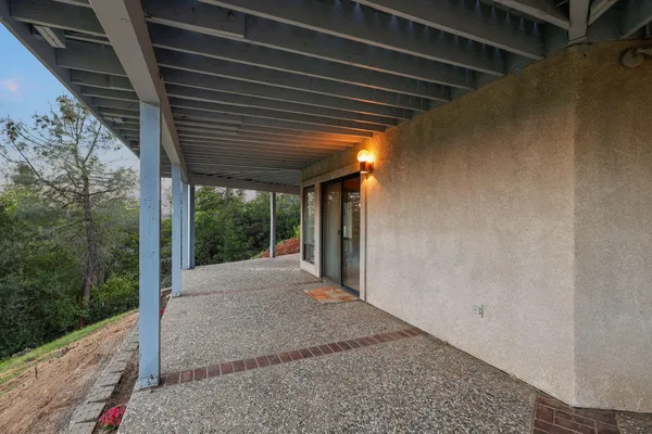 $699,900 | 17505 Forest View Drive, Redding, CA 96003