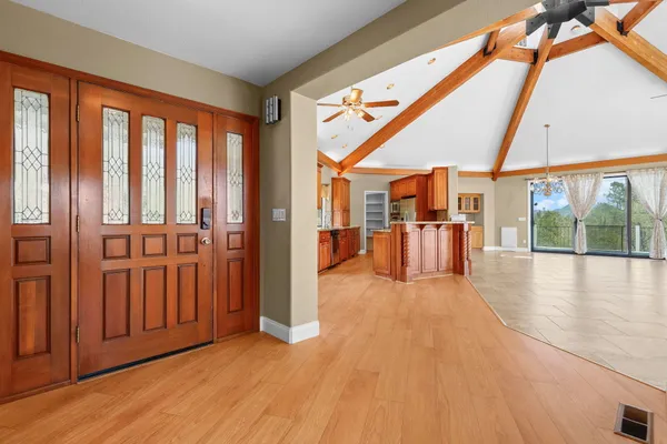 $699,900 | 17505 Forest View Drive, Redding, CA 96003