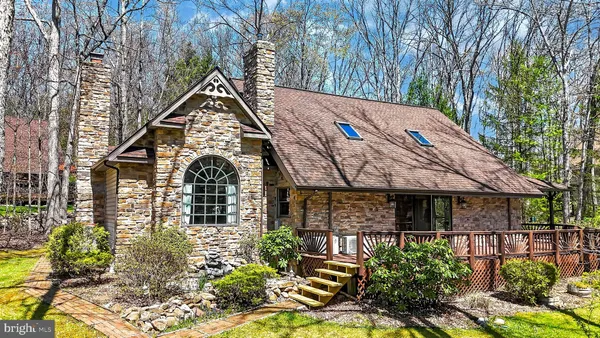 $569,900 | 29 Great Oaks Drive, Nesquehoning, PA 18240