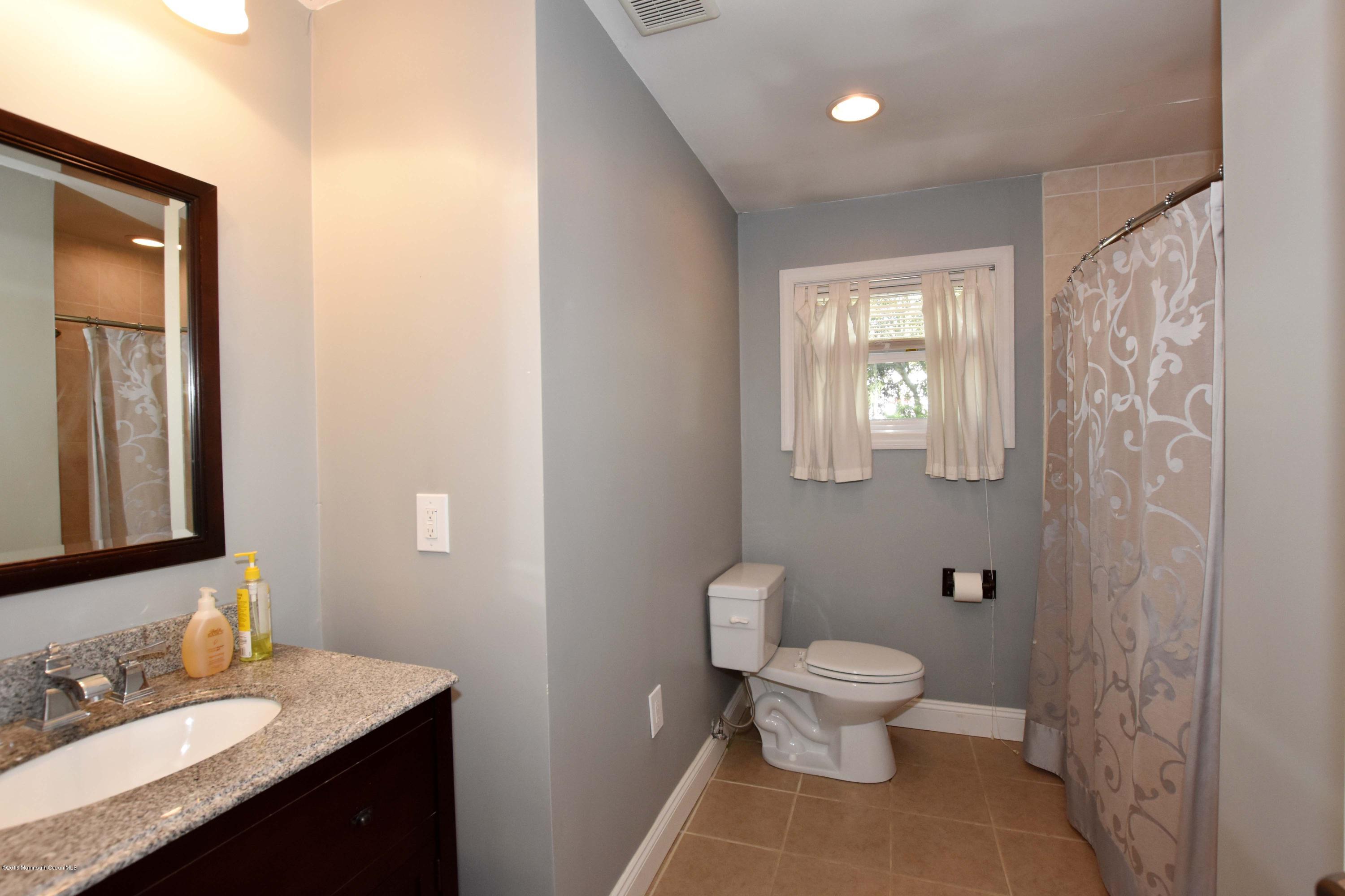 15 Darien Road Howell, NJ 07731 - Photo 11 of 18 Bathroom