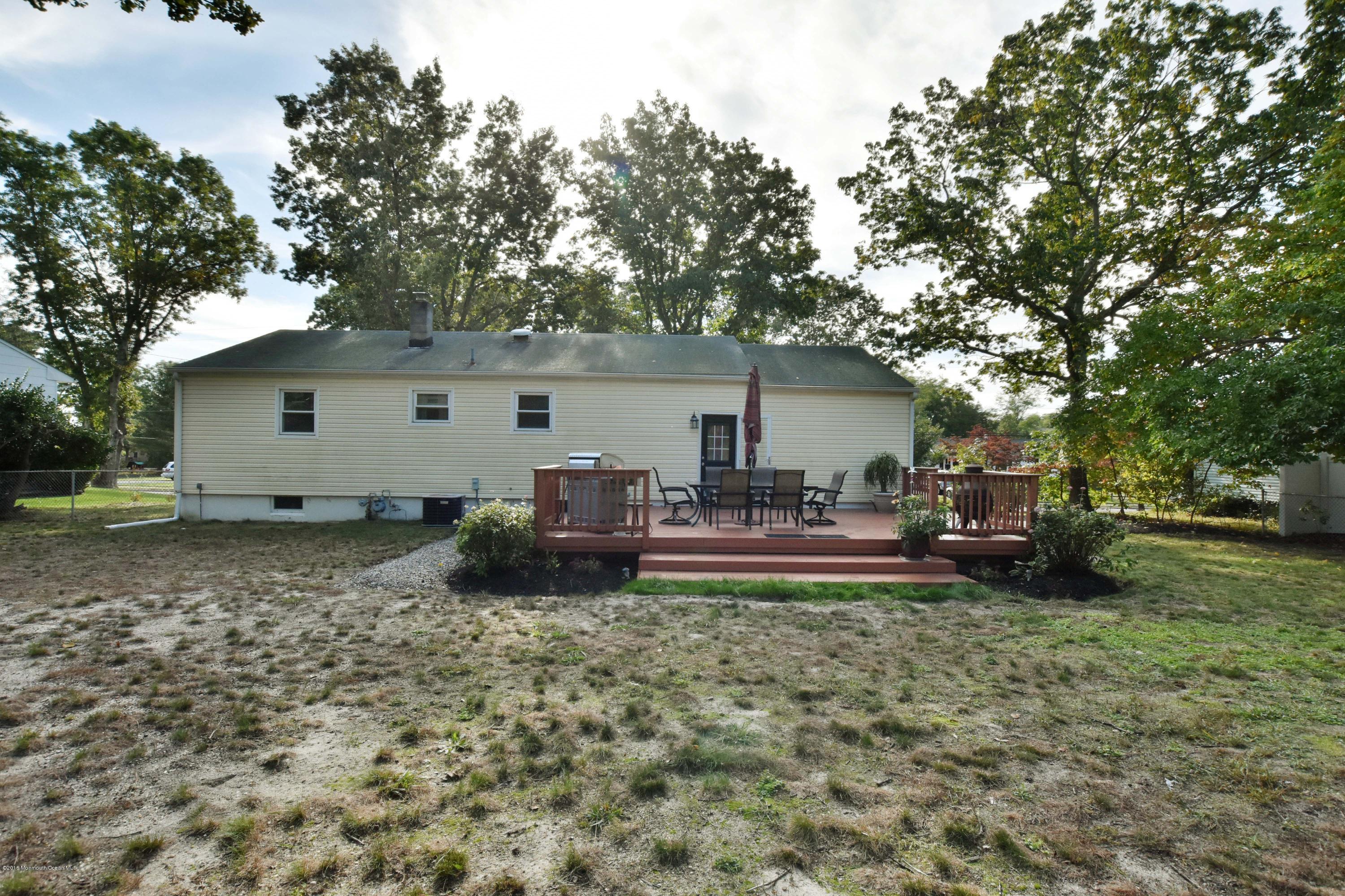 15 Darien Road Howell, NJ 07731 - Photo 18 of 18 Rear View