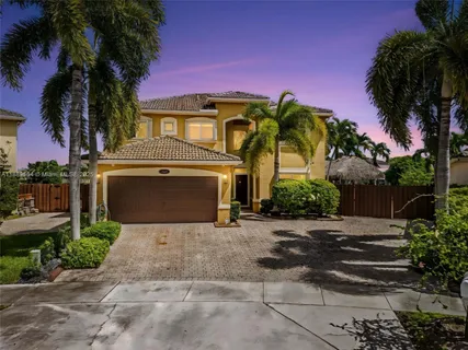 $750,000 | 21059 Southwest 90th Place, Cutler Bay, FL 33189