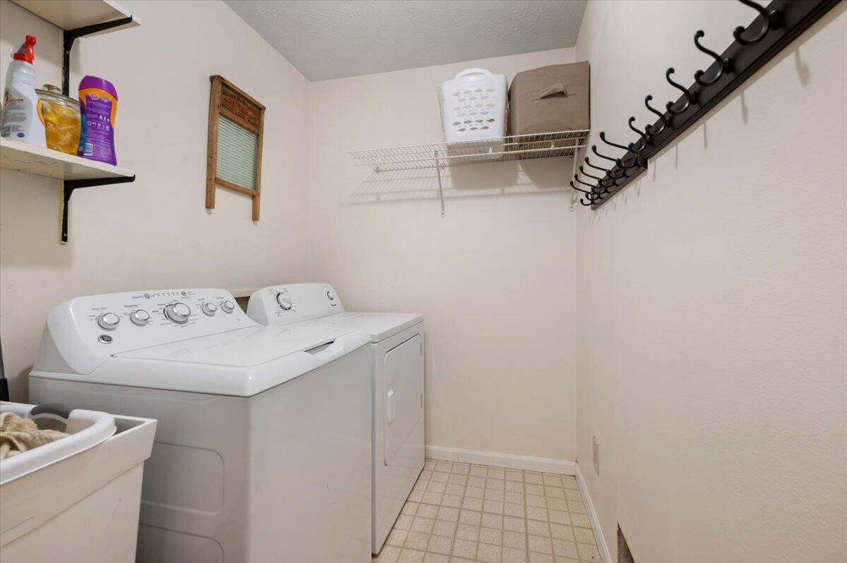 16005 Sheridan Road Clinton, MI 49236 - Photo 9 of 55 29-INTERIOR 07