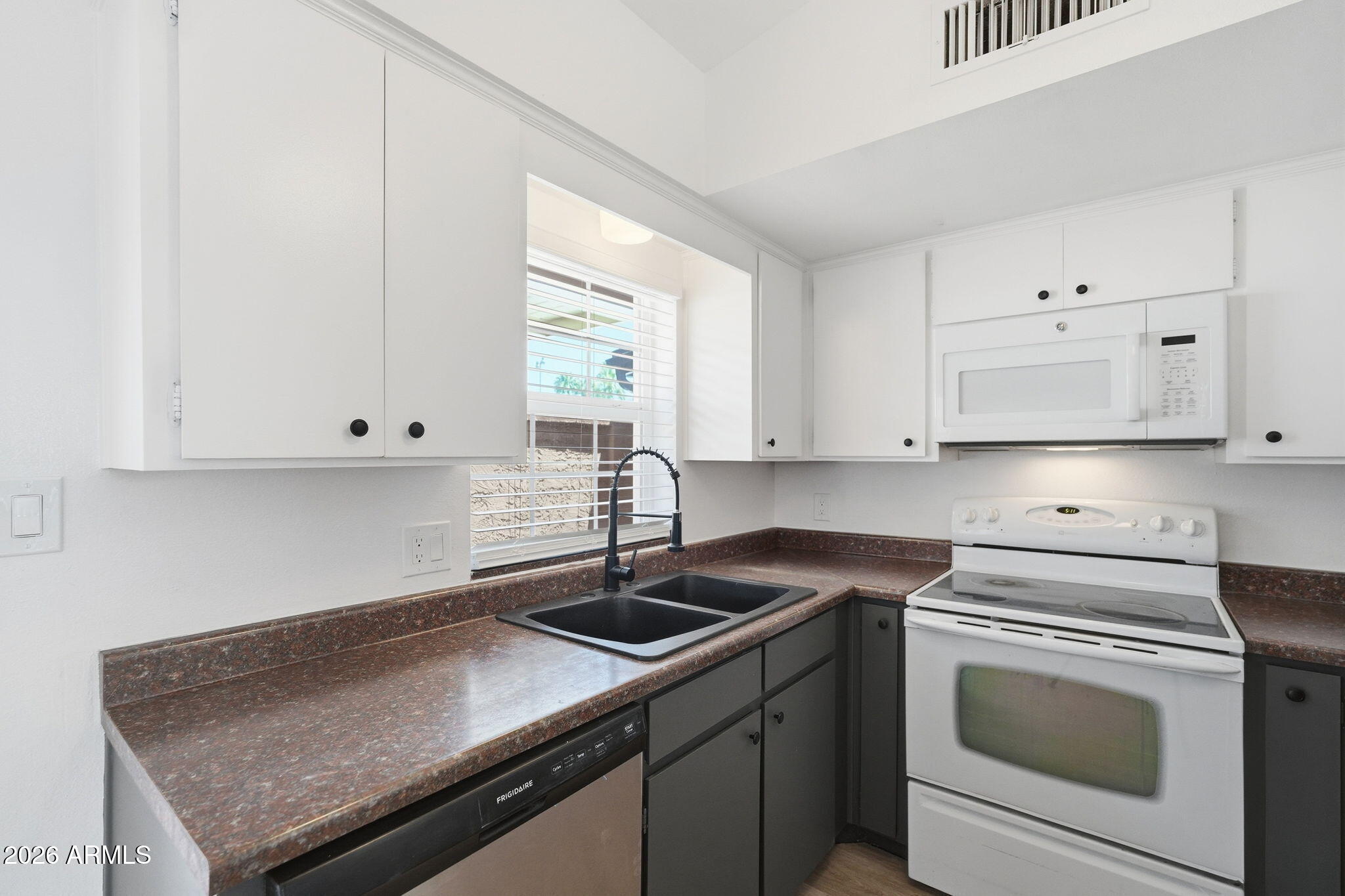 1320 East Bethany Home Road, Unit 52 Phoenix, AZ 85014 - Photo 9 of 44