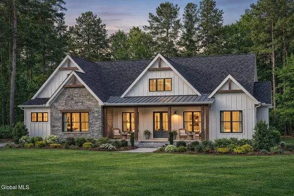 $974,900 | 10 Cedar Lane, Moreau, NY 12831