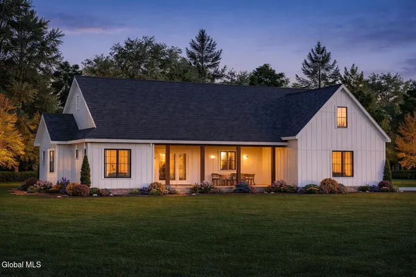 $974,900 | 10 Cedar Lane, Moreau, NY 12831