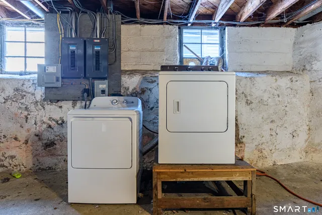 $2,000 | 9 Carley Street, Unit 2, Shelton, CT 06484