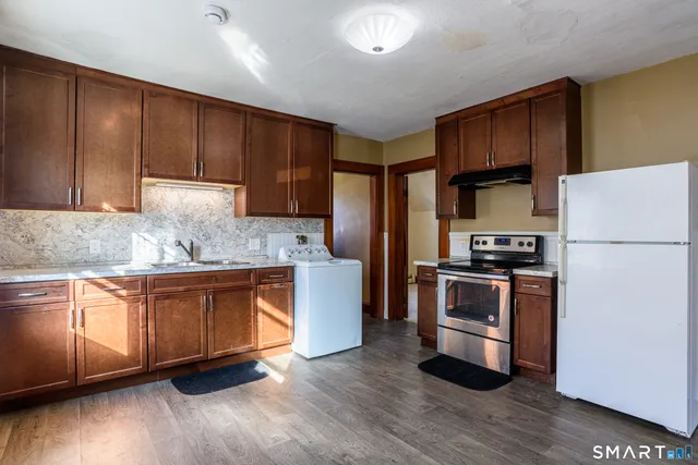 $2,000 | 9 Carley Street, Unit 2, Shelton, CT 06484