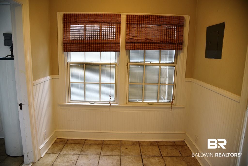59 Mohawk Street Mobile, AL 36606 - Photo 3 of 23