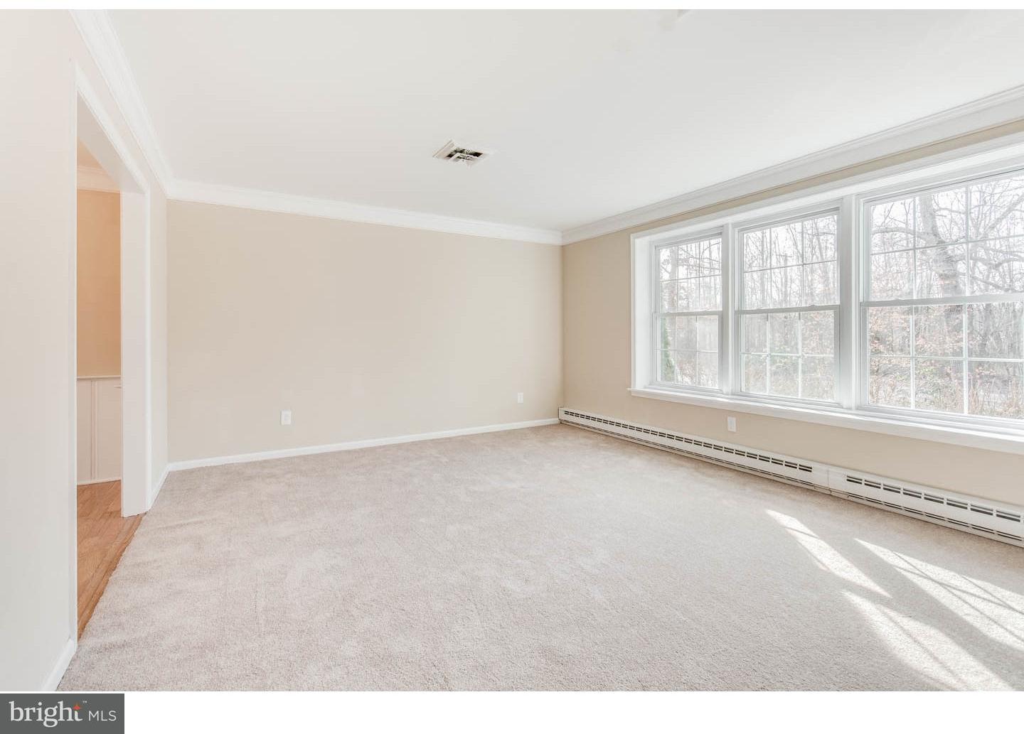 577 Atsion Road Shamong, NJ 08088 - Photo 3 of 24 Living Room