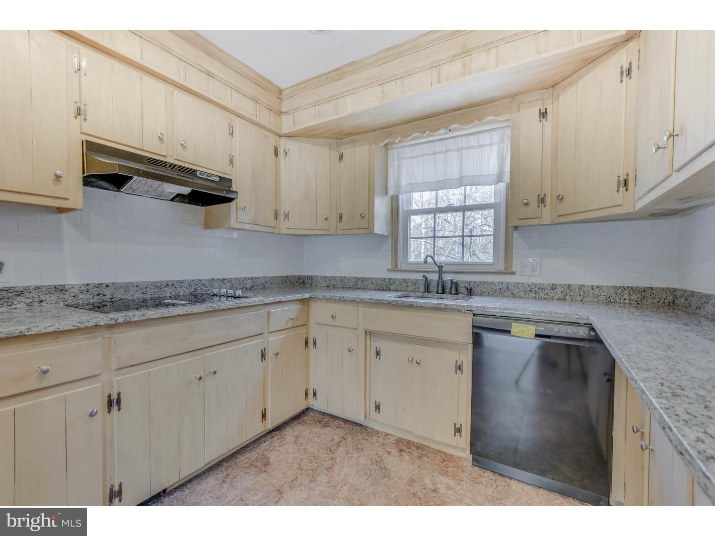 577 Atsion Road Shamong, NJ 08088 - Photo 7 of 24 Kitchen