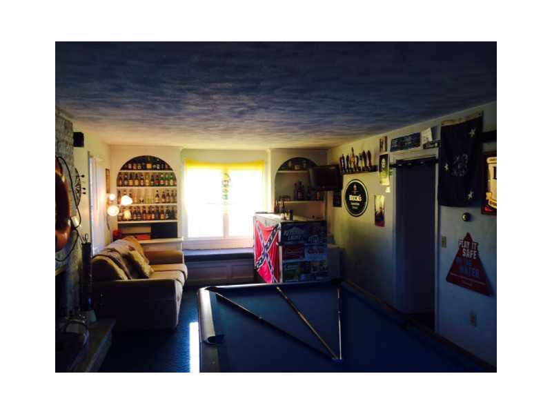 8 Normandy Road South Kingstown, RI 02879 - Photo 8 of 12 Den/Family/Great Room.