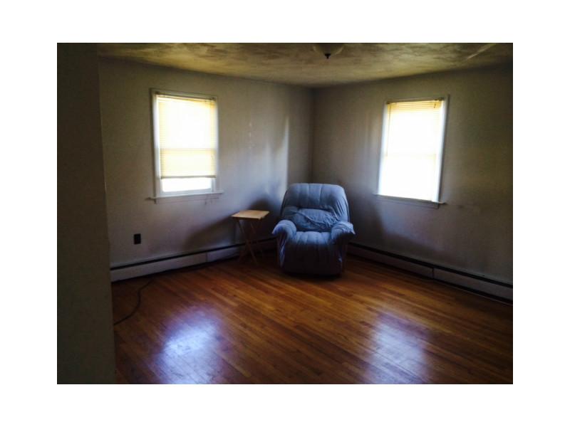 8 Normandy Road South Kingstown, RI 02879 - Photo 9 of 12 Living Room.