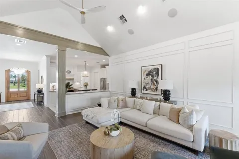 $865,000 | 5847 Lakeview Lane, Lake Charles, LA 70605
