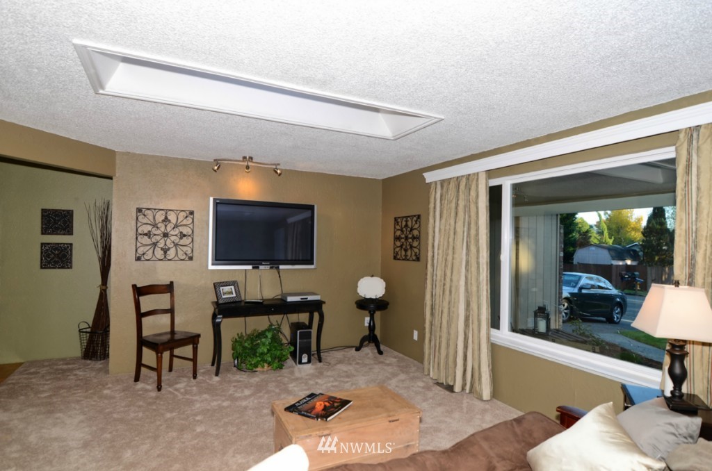 1831 224th Street Southwest Bothell, WA 98021 - Photo 4 of 15