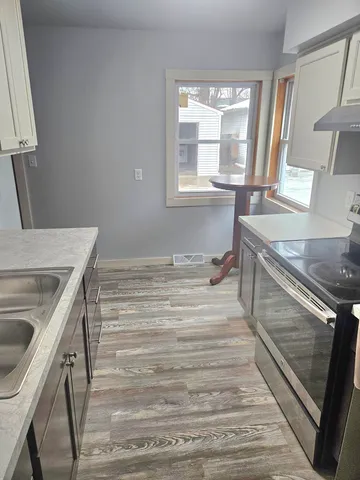 $79,900 | 2000 William Street, Lansing, MI 48915