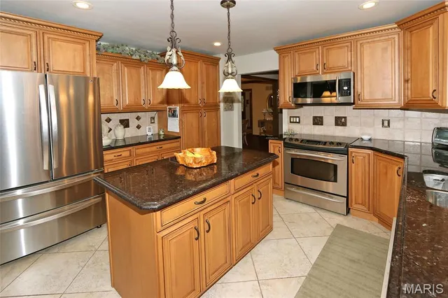 $450,000 | 928 Oak Terrace Court, Fenton, MO 63026