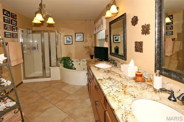 $450,000 | 928 Oak Terrace Court, Fenton, MO 63026