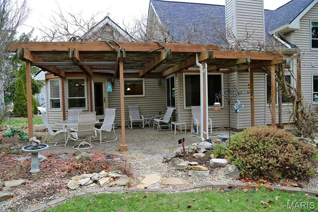 $450,000 | 928 Oak Terrace Court, Fenton, MO 63026