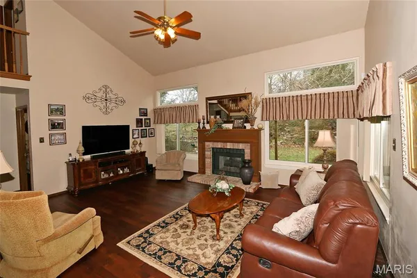 $450,000 | 928 Oak Terrace Court, Fenton, MO 63026