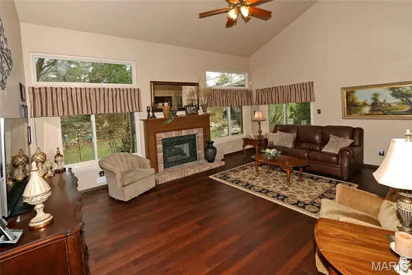 $450,000 | 928 Oak Terrace Court, Fenton, MO 63026