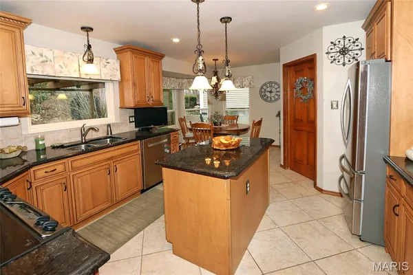 $450,000 | 928 Oak Terrace Court, Fenton, MO 63026