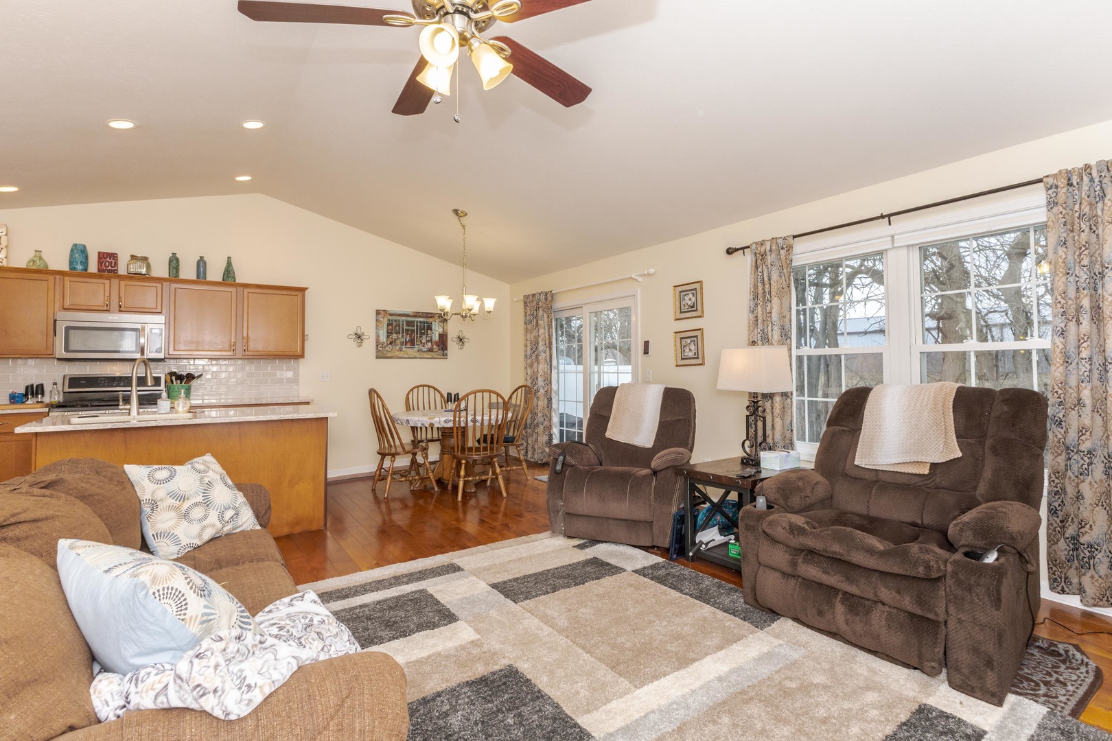 158 Cassidy Road Normal, IL 61761 - Photo 16 of 50 Gallery Image 16