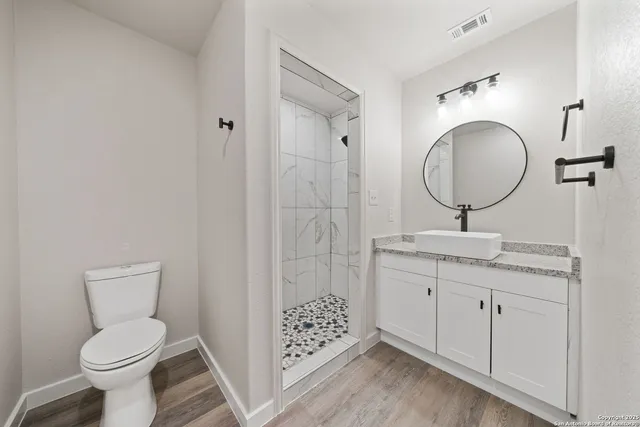 $1,600 | 227 South Grimes Street, Unit 201, San Antonio, TX 78203