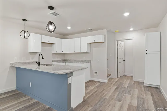 $1,600 | 227 South Grimes Street, Unit 201, San Antonio, TX 78203