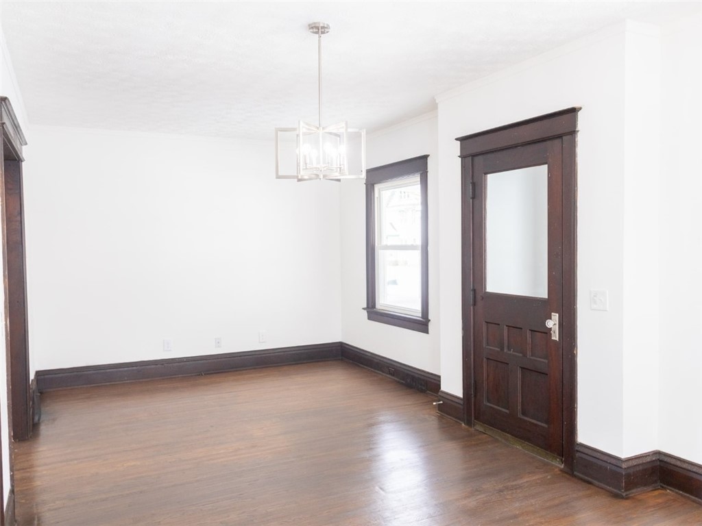 505 Augustine Street Rochester, NY 14613 - Photo 3 of 27