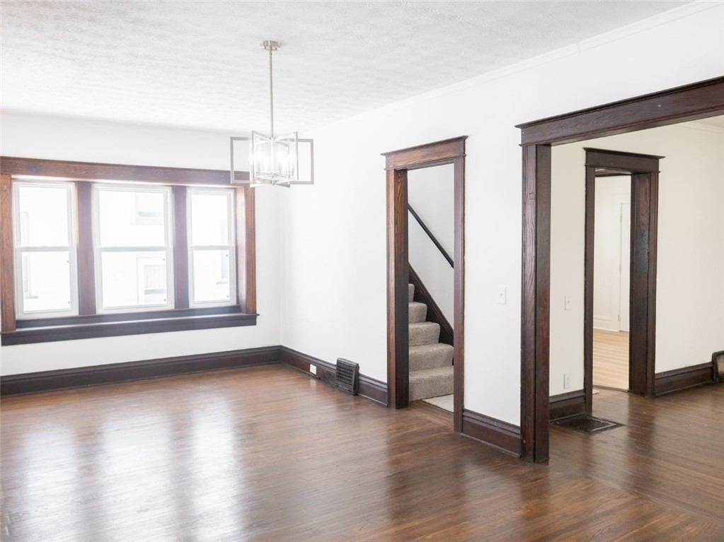 505 Augustine Street Rochester, NY 14613 - Photo 5 of 27