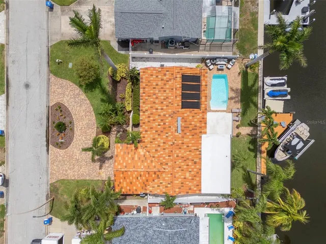 $999,999 | 1424 47th Avenue Northeast, St. Petersburg, FL 33703