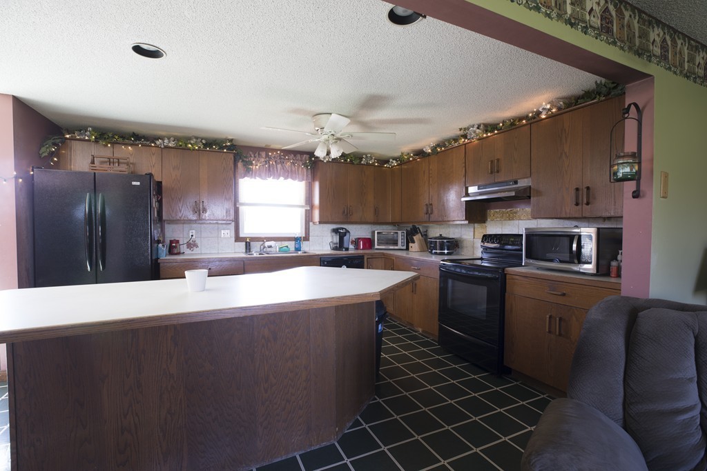 33 Piasta Road Dudley, MA 01571 - Photo 9 of 25
