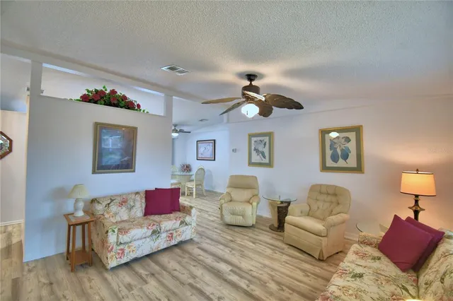 $189,000 | 4802 Colonnades Circle East, Lakeland, FL 33811