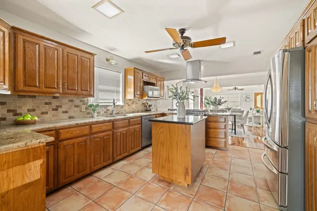 $1,185,000 | 2450 County Road 124, Georgetown, TX 78626