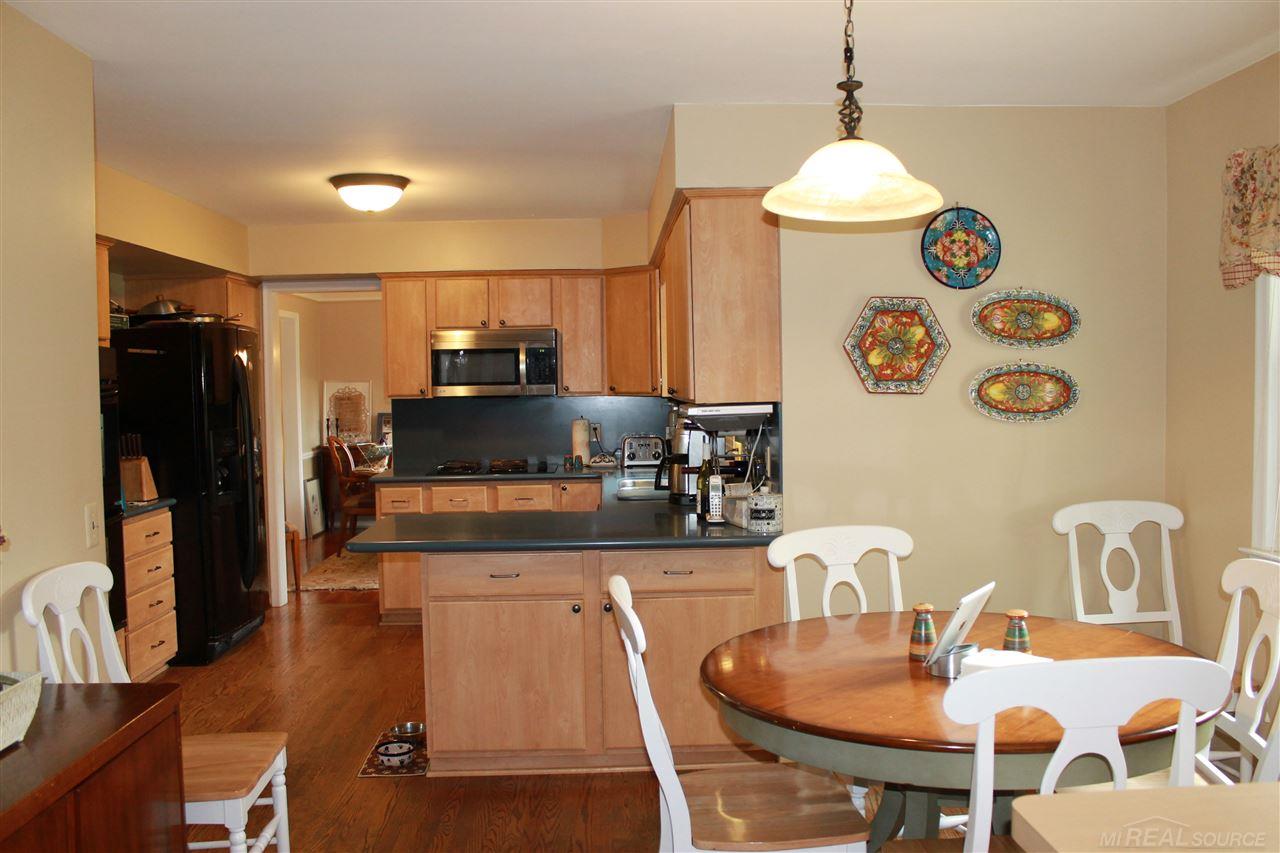 1000 Bedford Road Grosse Pointe, MI 48230 - Photo 13 of 33 31298347-12.JPG