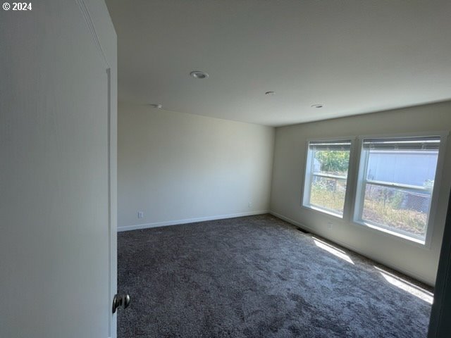 595 Lochaven Avenue Springfield, OR 97477 - Photo 7 of 10 Gallery Image 7
