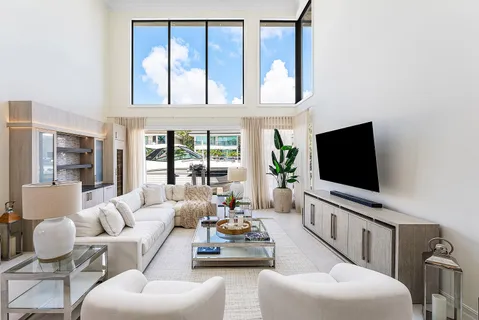 $4,995,000 | 662 Boca Marina Court, Boca Raton, FL 33487