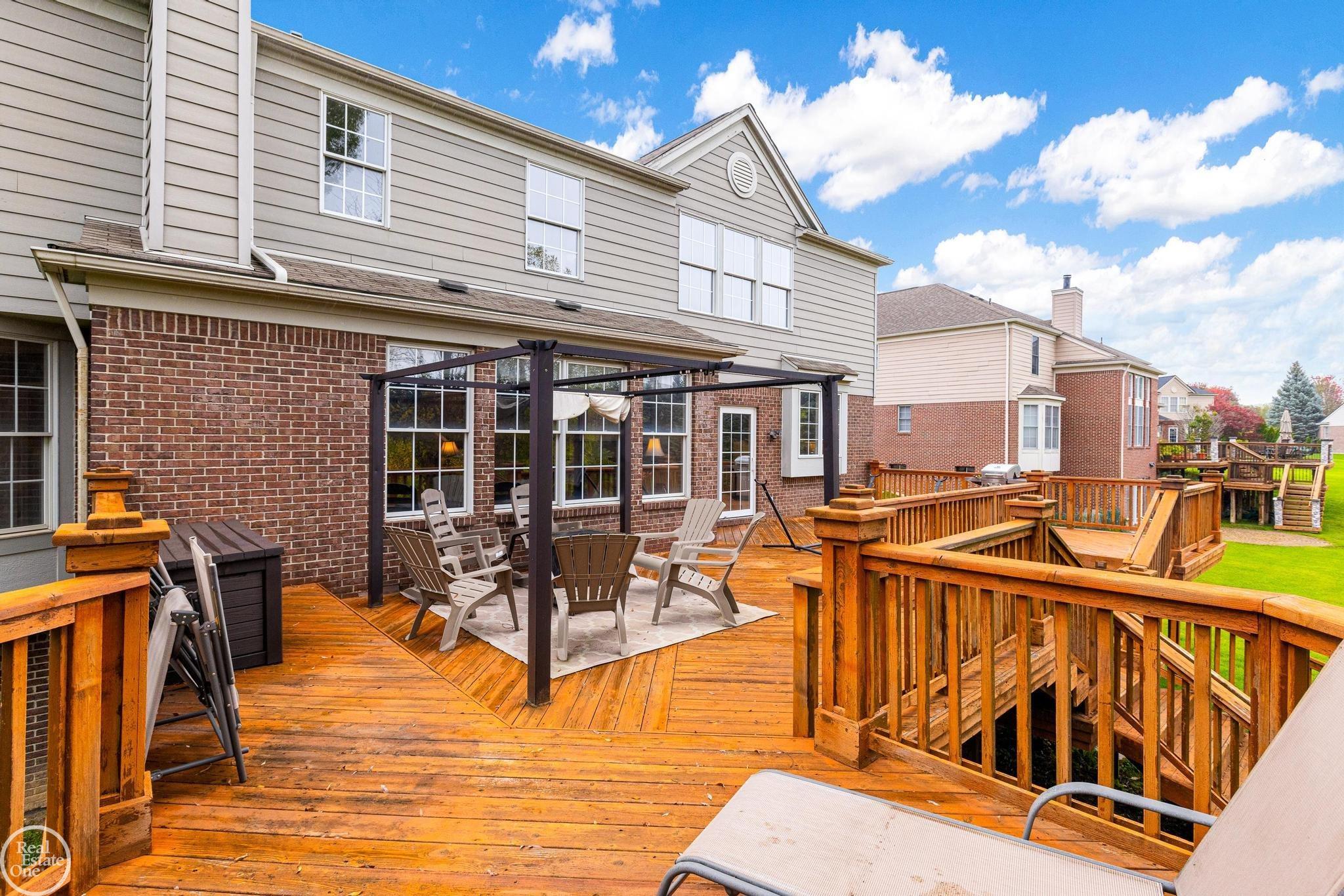 2457 Andover Boulevard Rochester, MI 48306 - Photo 46 of 74 50127734-45.JPG