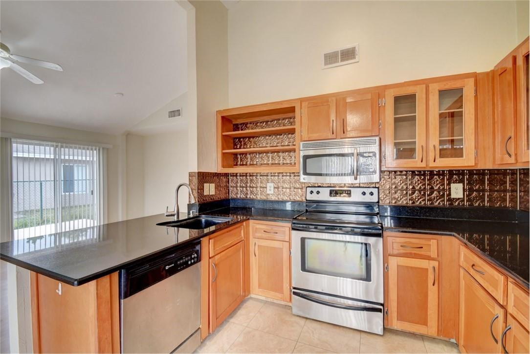 8383 Summer Field Place Boca Raton, FL 33433 - Photo 11 of 27 Photo 11
