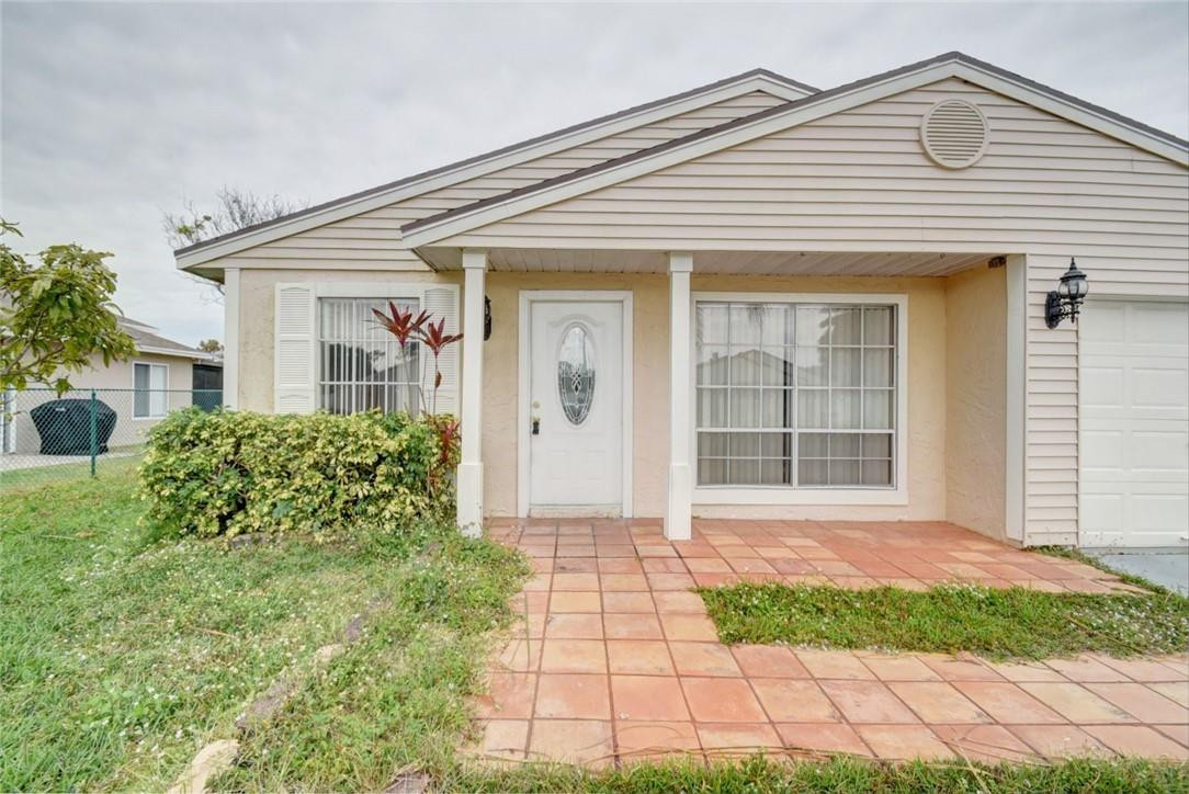 8383 Summer Field Place Boca Raton, FL 33433 - Photo 4 of 27 Photo 4