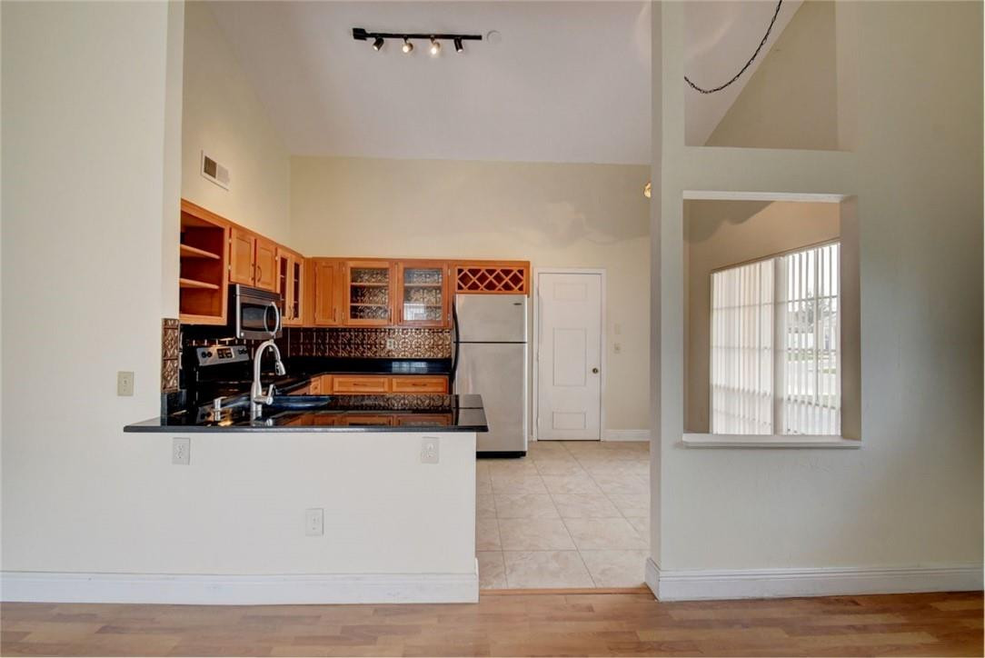 8383 Summer Field Place Boca Raton, FL 33433 - Photo 8 of 27 Photo 8