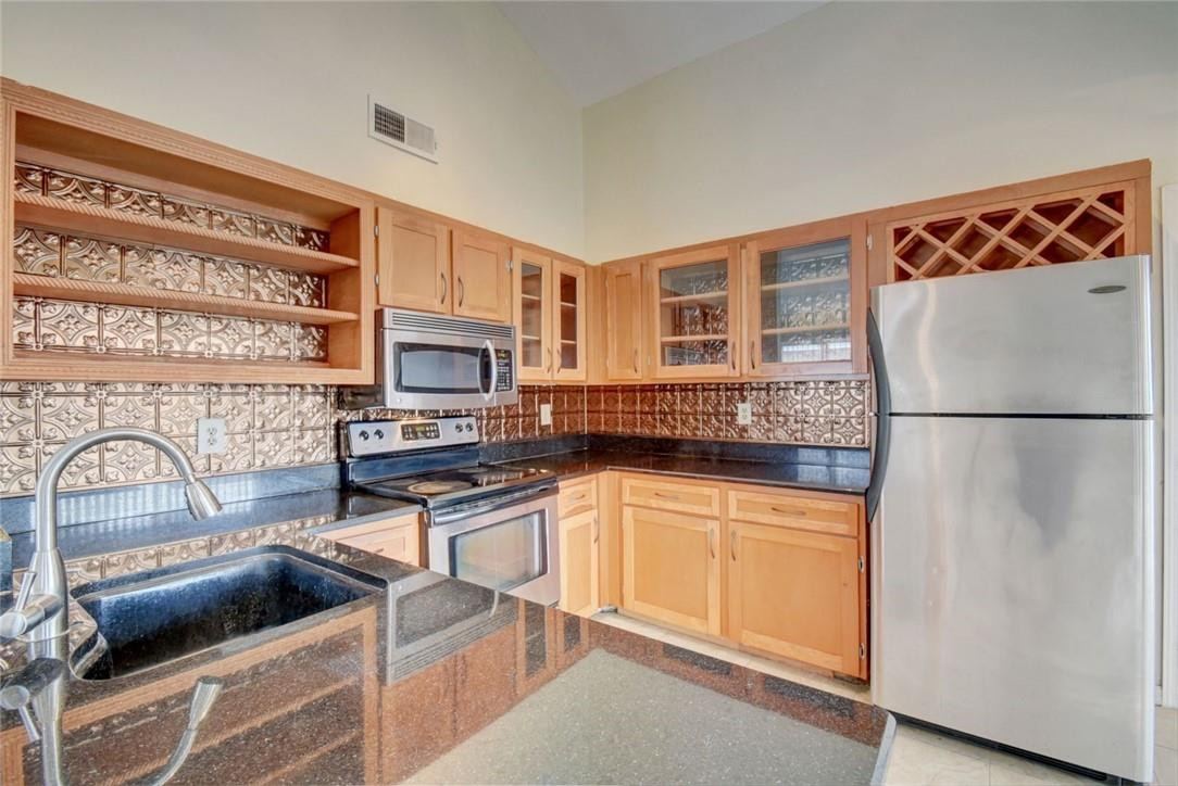 8383 Summer Field Place Boca Raton, FL 33433 - Photo 10 of 27 Photo 10