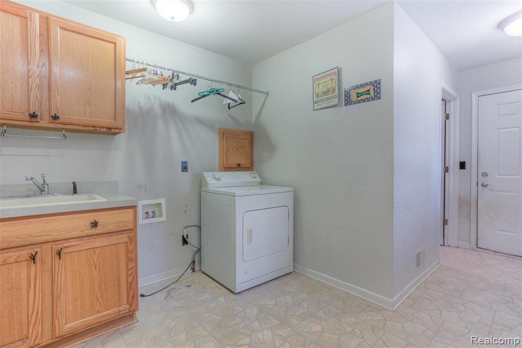 3930 Dunning Road Rochester Hills, MI 48309 - Photo 41 of 49